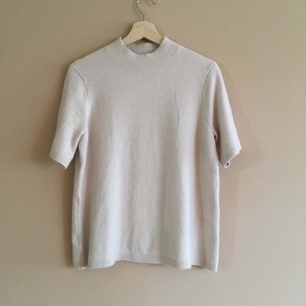 Beautiful short sleeve mock-neck sweater!